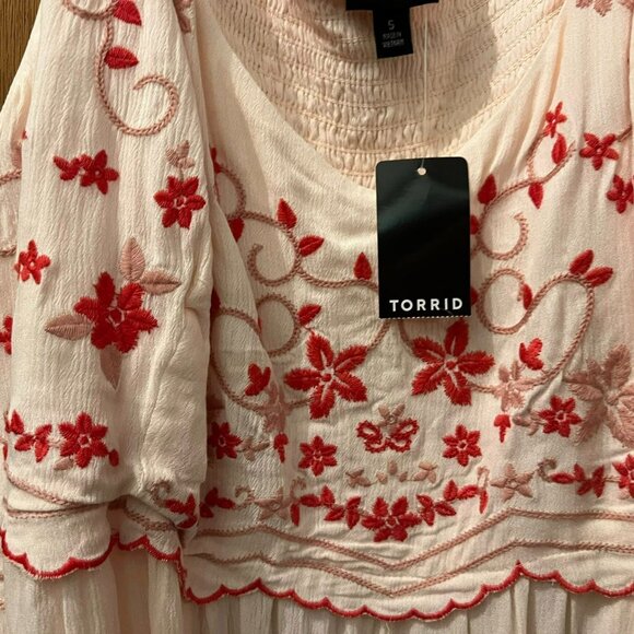 Size 5(5X)(28) - Torrid - NWT - Light Pink and Floral Camisole - Picture 3 of 8